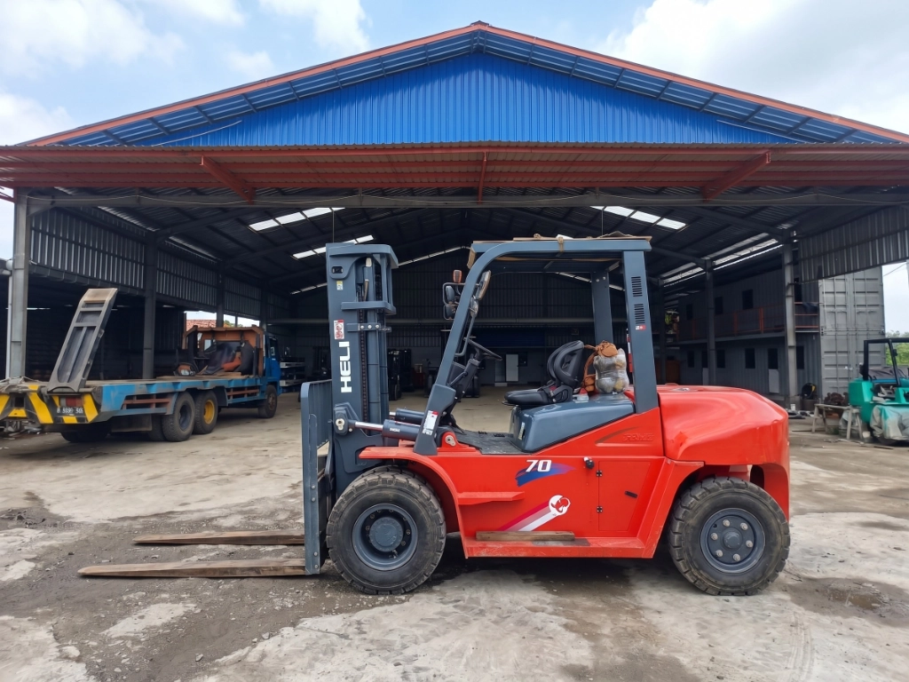 Sewa Forklift 7 Ton